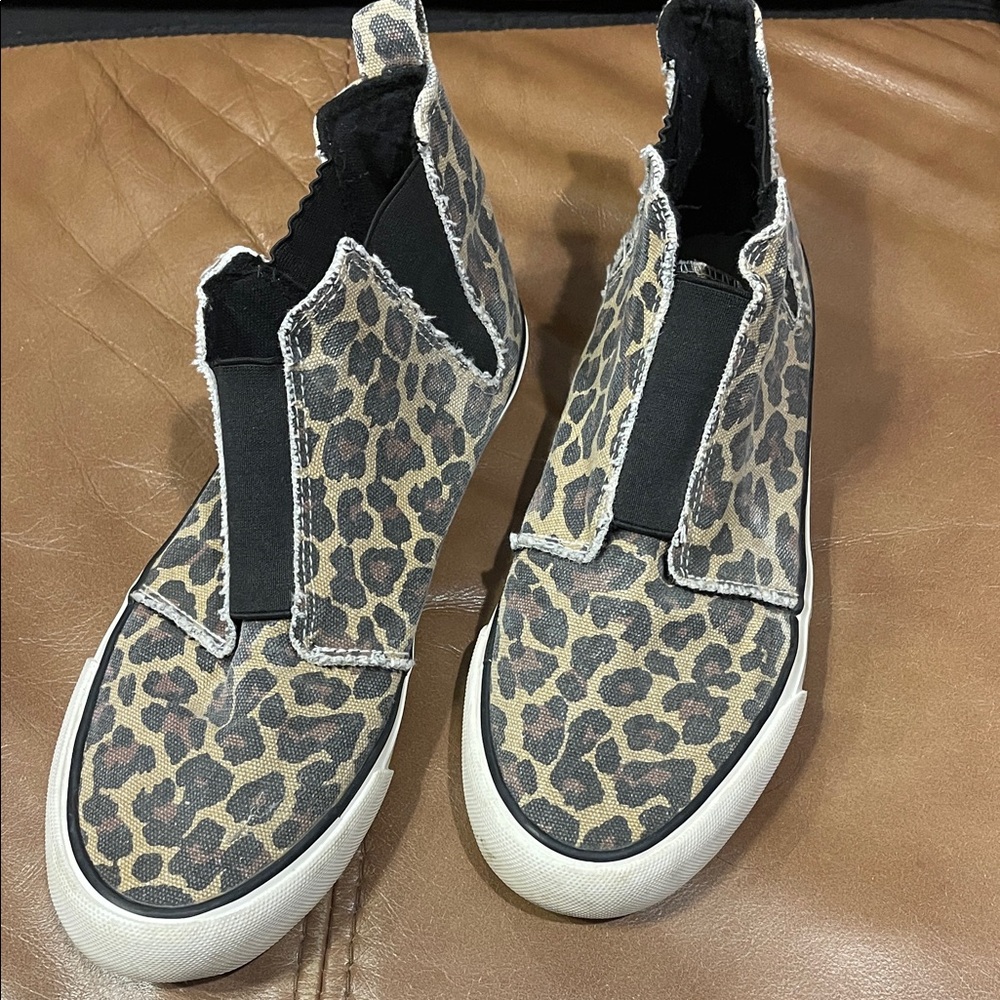 Gypsy Jazz Leopard Print Sneakers